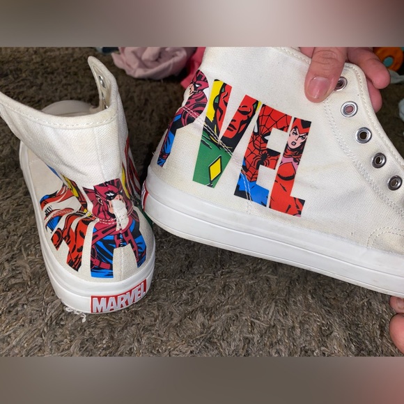 H&M Marvel Canvas Sneakers - White and Pink - Picture 8 of 8